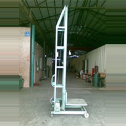 電動(dòng)升降機(jī)